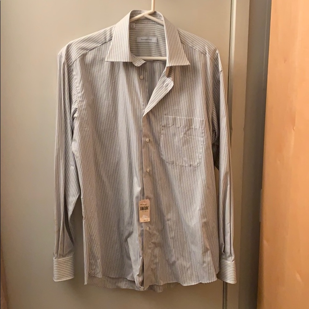 Men’s dress shirt. L, 15 1/2 neck. 100% cotton.